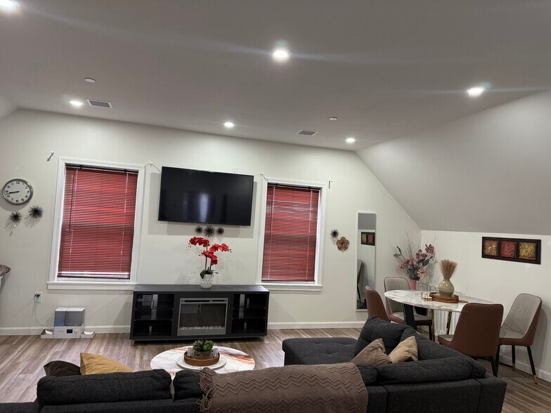 Shared living space - 20 Graham St