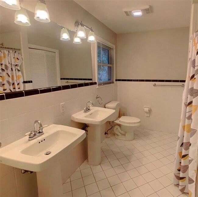 Building Photo - 5010 Shoalwood Ave