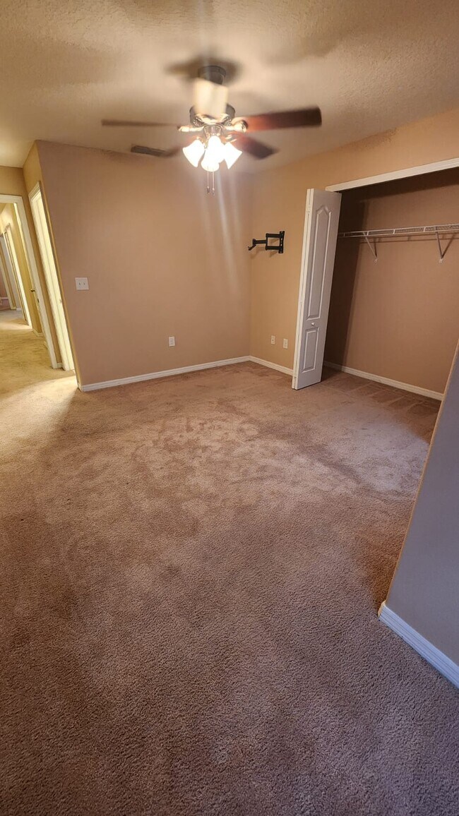Building Photo - 372 Carina Cir