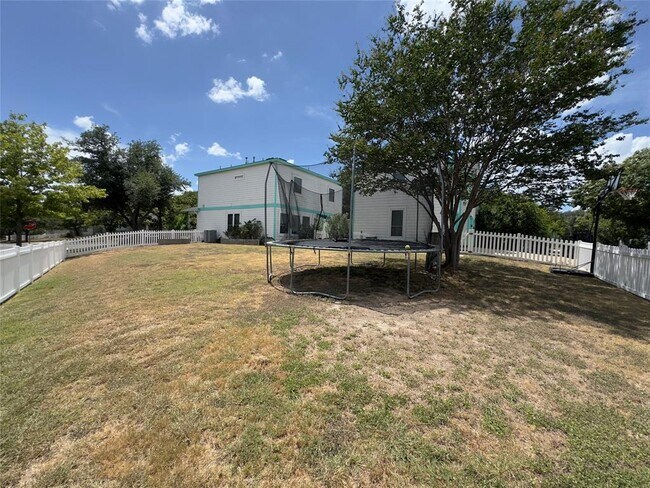 Building Photo - 401 Witte Rd