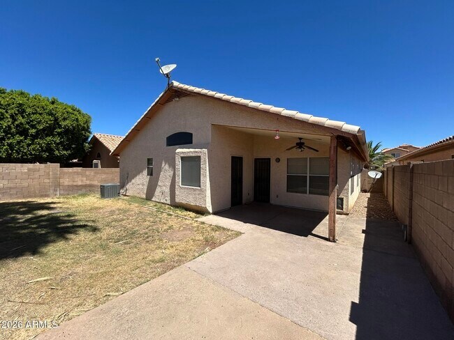 Building Photo - 1453 E Sierra Madre Ave