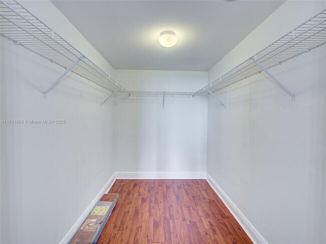 Building Photo - 3000 Coral Wy
