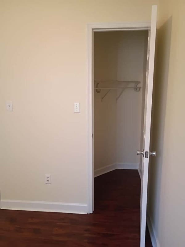 Building Photo - 2510 Kent Village Dr