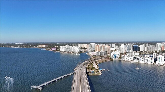 Building Photo - 750 N Tamiami Trl