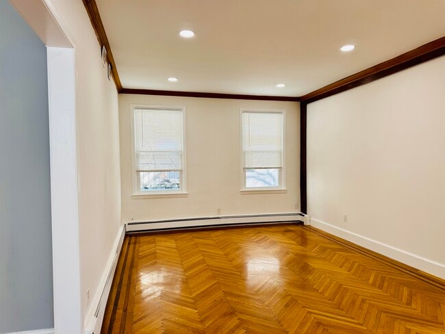 Building Photo - 69 W 39th St