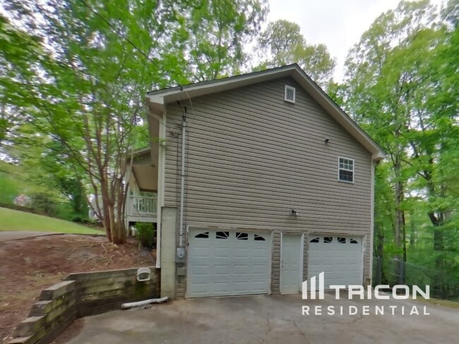 Building Photo - 547 Nottingham Dr
