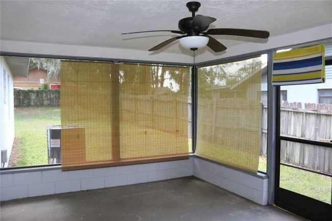 Building Photo - 5980 NW 62nd Ave