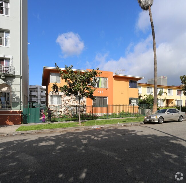 Building Photo - 749 S Berendo St