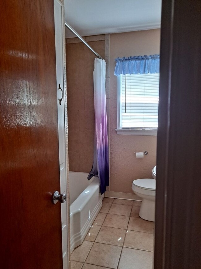 Building Photo - ALL PROSPECTIVE TENANTS MUST SUBMIT A $58 NON-REFUNDABLE APPLICATION FEE PER APPLICANT ONLINE AND...