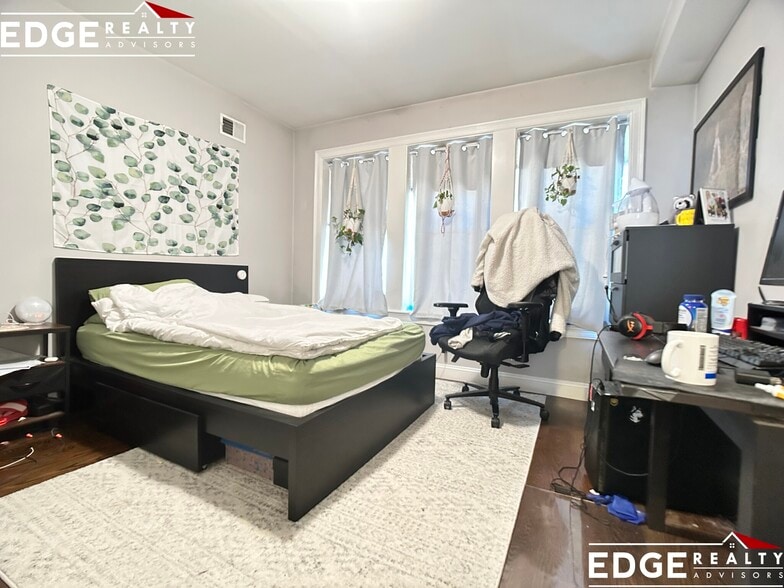 Building Photo - 96 Sutherland Rd