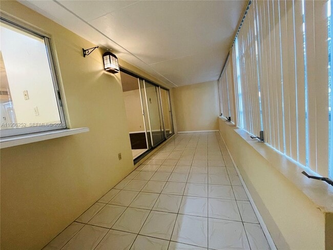 Building Photo - 16924 SW 112th Ct