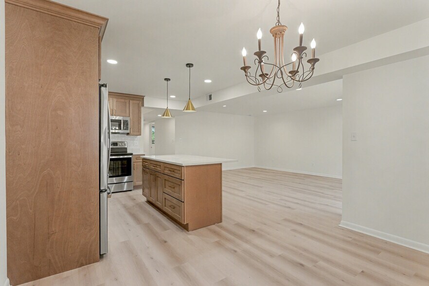 Building Photo - 13 Mullingar Ct