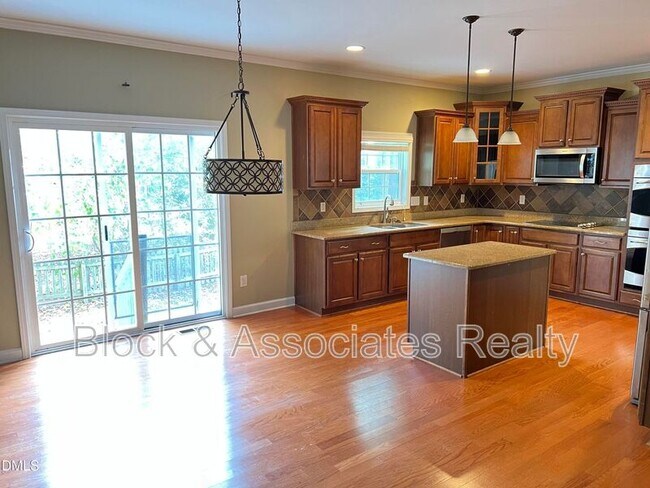 Building Photo - 936 Bentbury Way