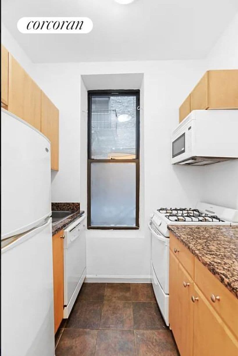 Building Photo - 316 W 51st St