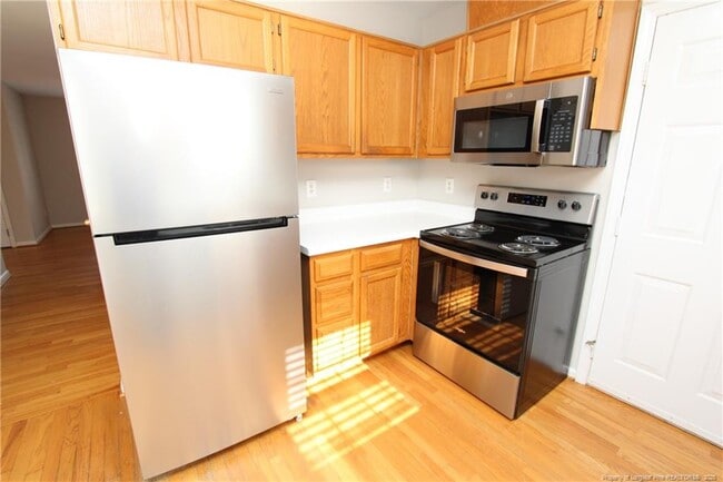 Building Photo - 101 Lake Meadow Dr