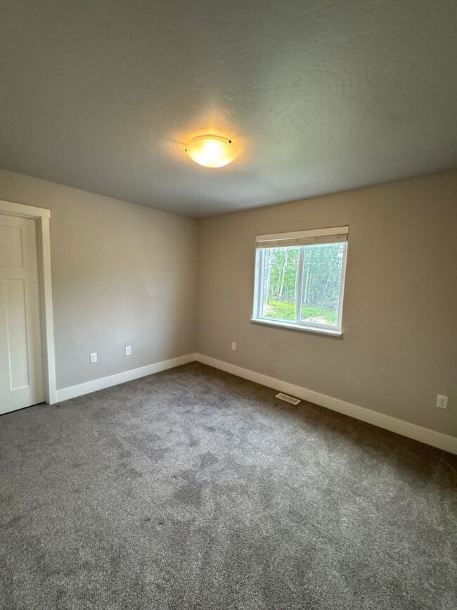 Building Photo - 1167 Westpoint Dr