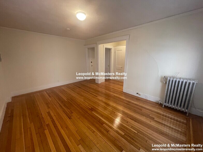 Building Photo - 100 Washington St