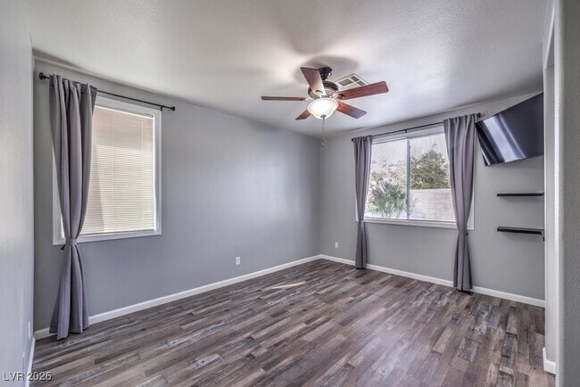 Building Photo - 9758 Vista Crest Ave