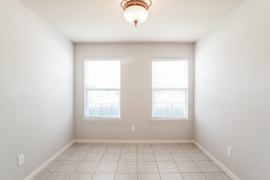 Building Photo - 17918 Green Trace Ln