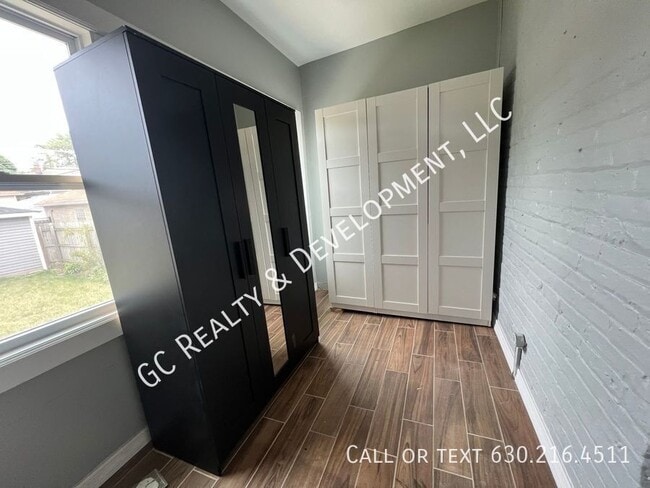 Building Photo - 4155 N Marmora Ave