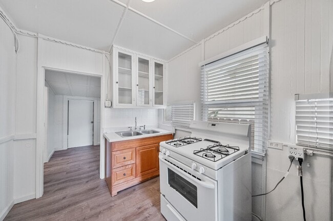 Building Photo - San Diego North Park - Two Weeks FREE  Detached Bungalow Move in Special  1 bed / 1 ba w/ Yard an...