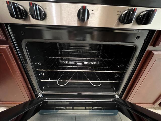 Building Photo - 208 Cottonwood Dr