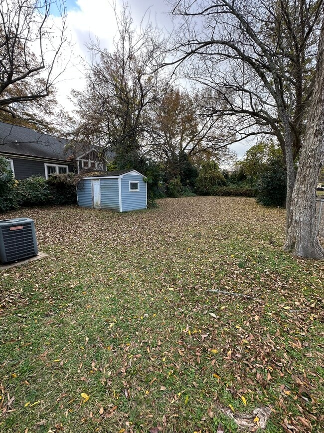 Building Photo - 804 Matheson Ave