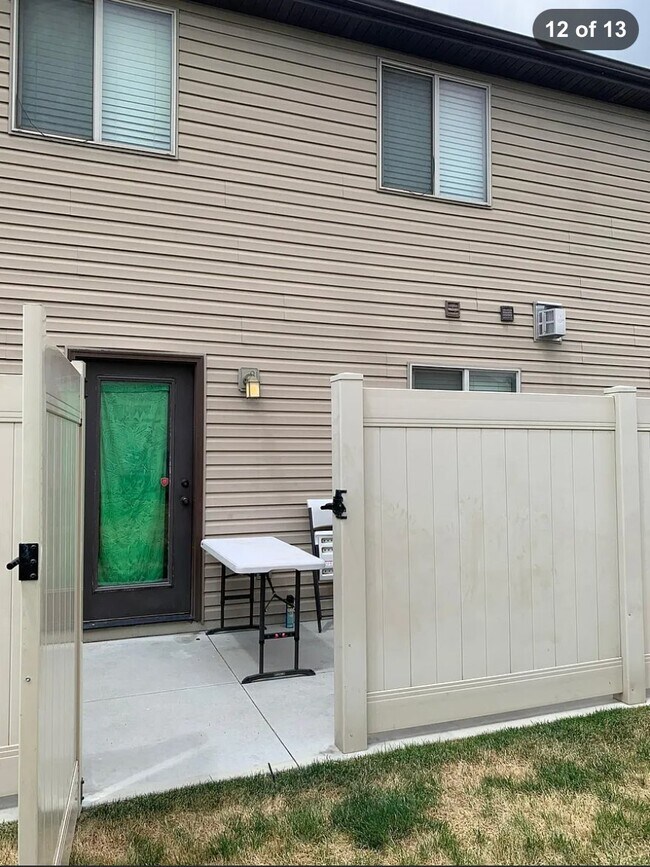 Building Photo - 2271 S Knights Way
