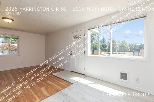Building Photo - 2026 Harrington Cir NE