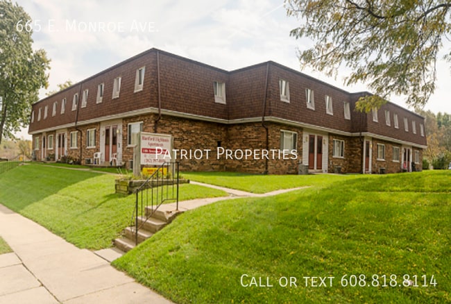 Primary Photo - 665 E Monroe Ave
