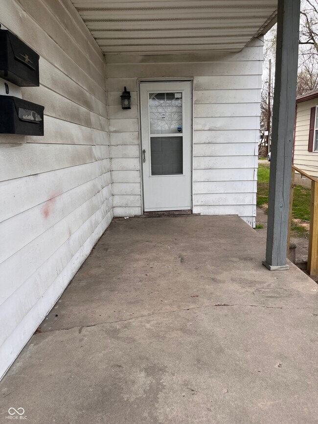 Building Photo - 1944 Shelby St