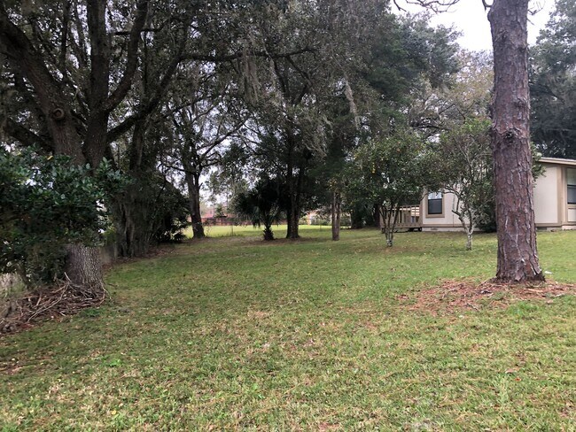 Building Photo - 217 Acorn Dr