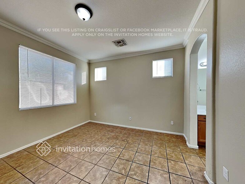 Building Photo - 1415 E Pecan Rd