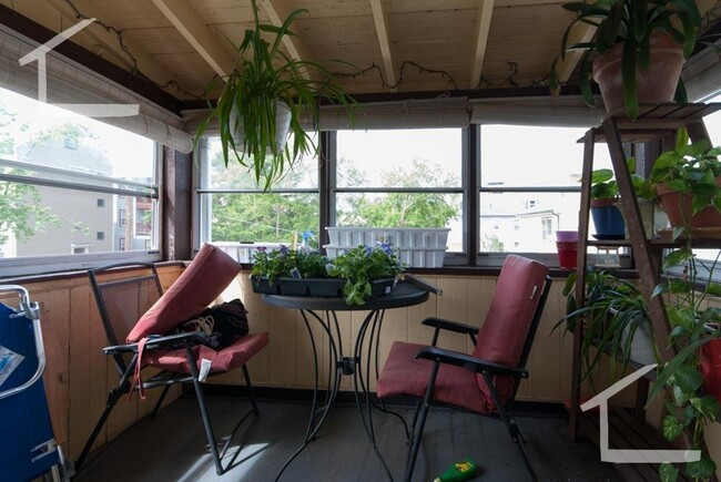 Building Photo - HOT BRIGHTON LISTING!!!!