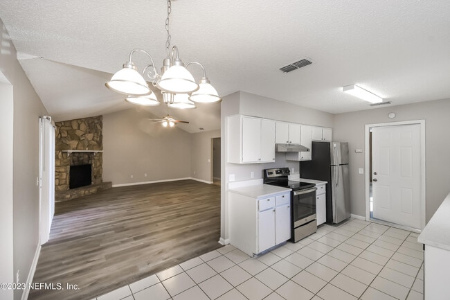 Building Photo - 11023 Poppins Ct