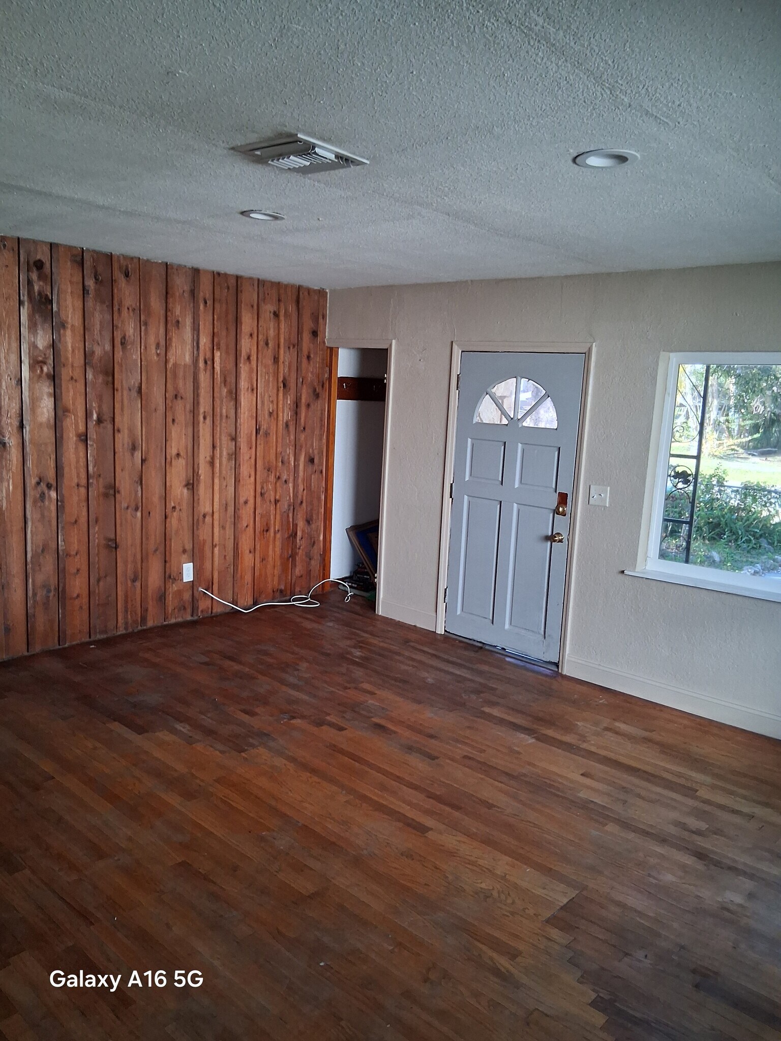 Building Photo - 4124 55th Ave N