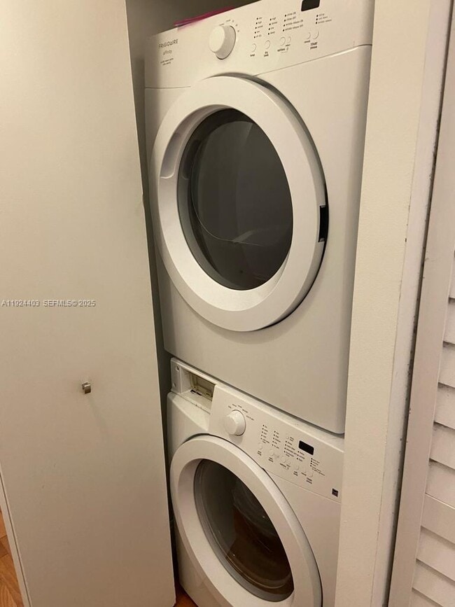 Building Photo - 1410 Euclid Ave