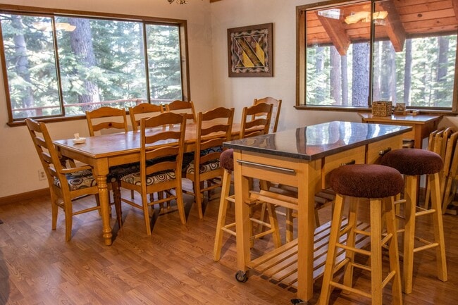 Building Photo - Lovely, quiet neighborhood off North Upper Truckee in S. Lake Tahoe