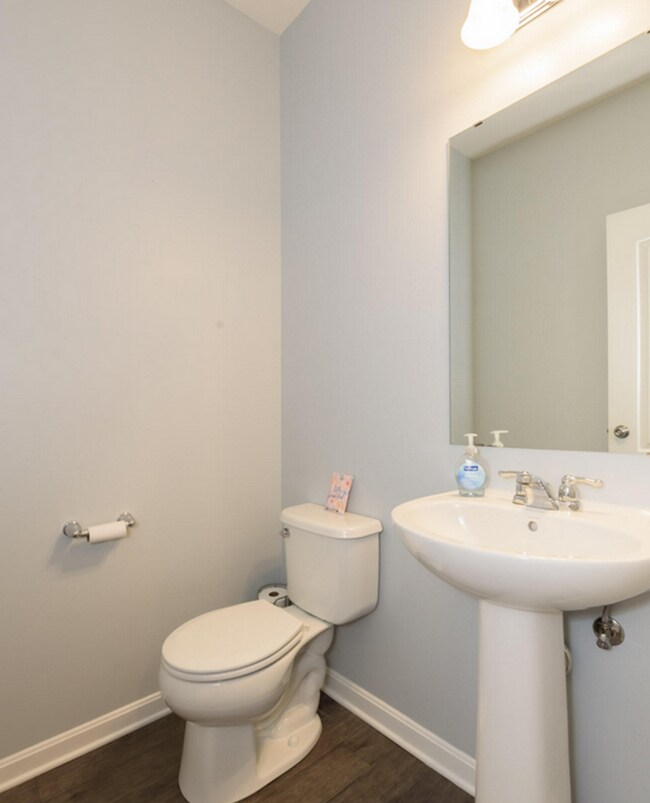 Building Photo - Beautiful House- Perfect for an Executive ...