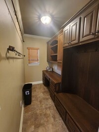 Building Photo - 4 Bedroom 2 Bath (Gardens Of Southgate)