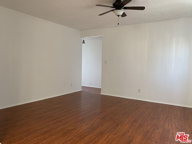 Building Photo - 1330 S Wilton Pl