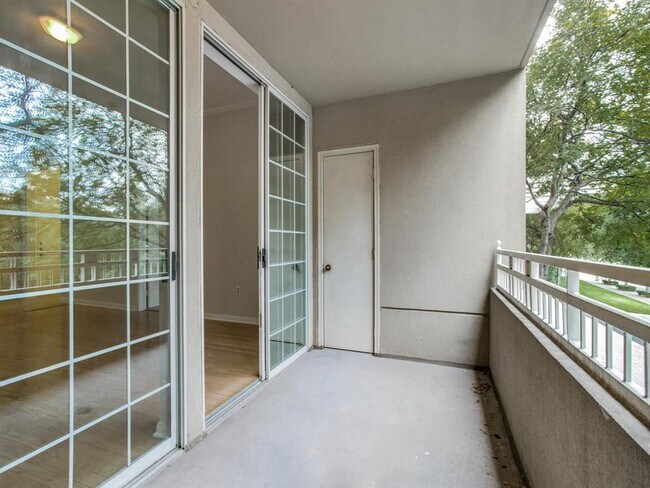 Building Photo - 3225 Turtle Creek Blvd