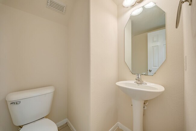Building Photo - 18106 Linden Forest Ln