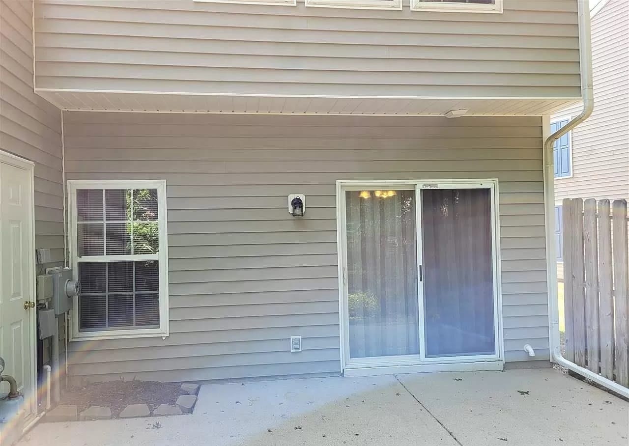 Building Photo - 414 Canyon Lake Cir