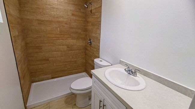 Building Photo - **$500 MOVE-IN SPECIAL!** Newly Remodeled ...