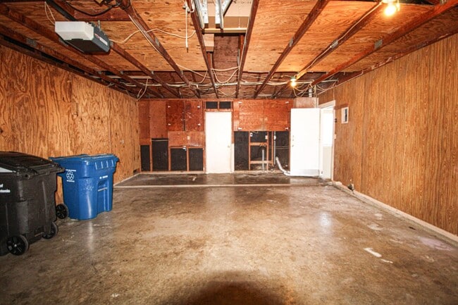 Building Photo - 10906 Lands Run St