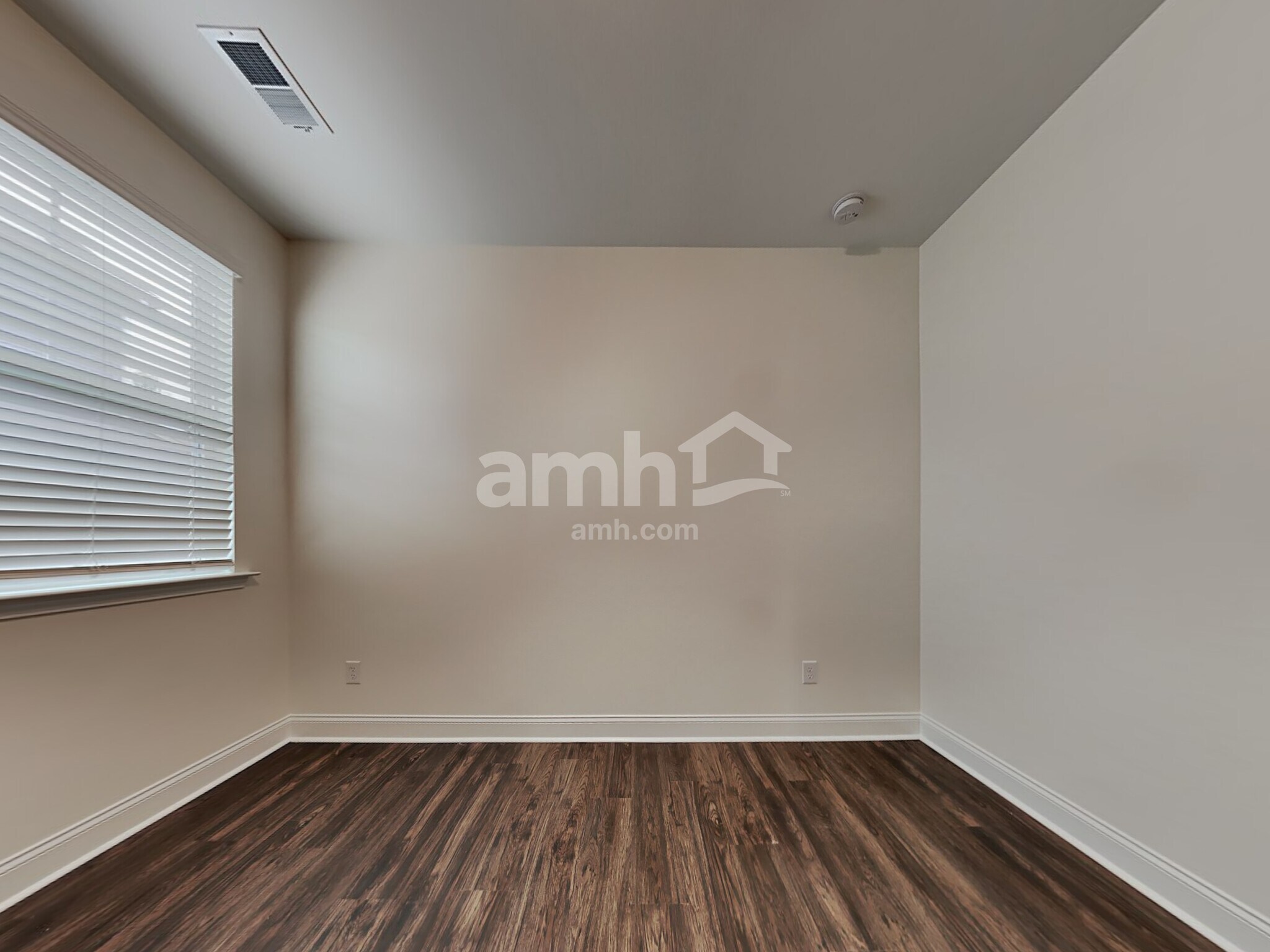 Building Photo - 116 Thatchet Dr