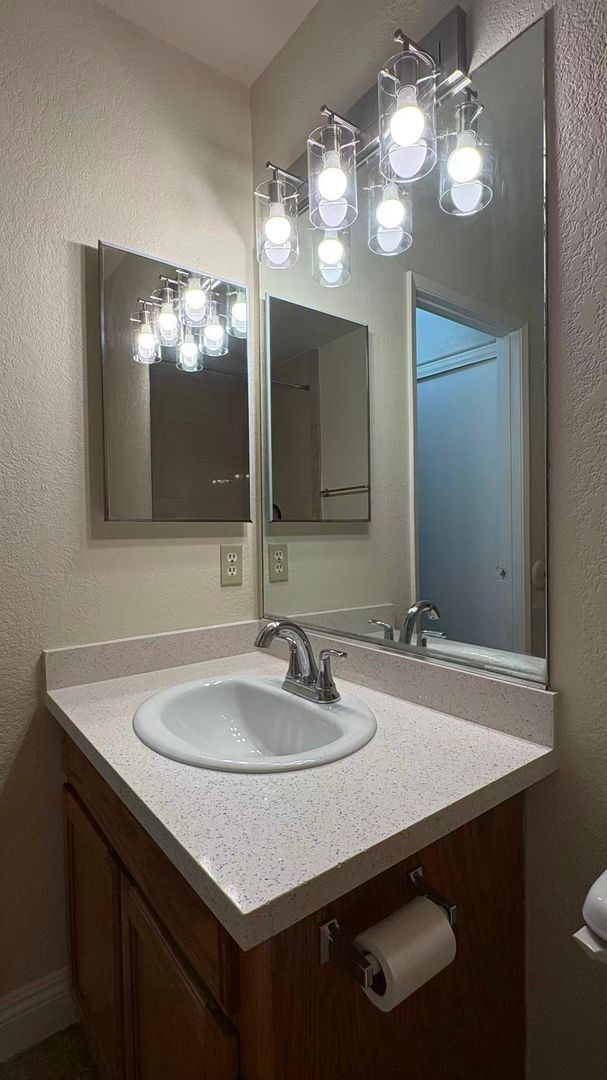 Building Photo - 5038 S Rainbow Blvd