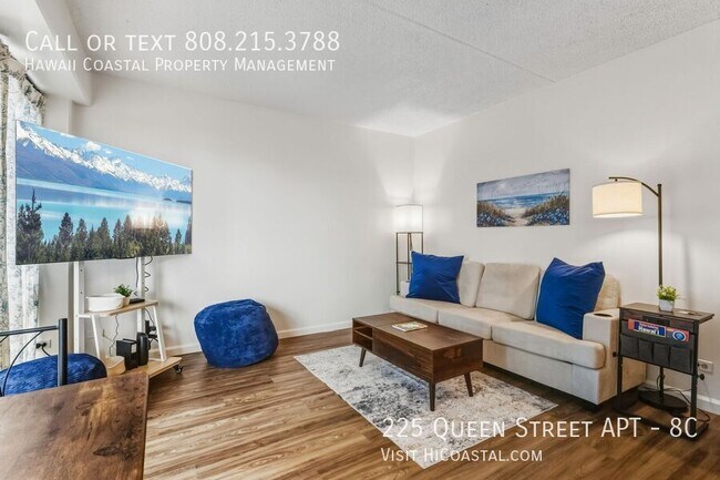 Building Photo - 225 Queen St