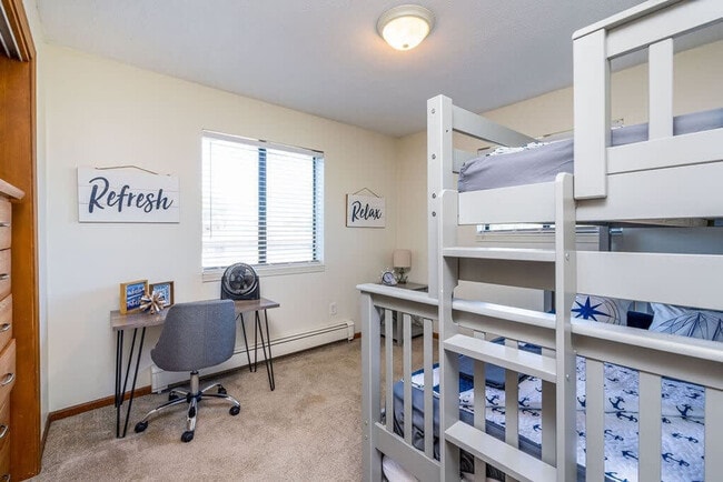 Building Photo - 6542 Bella Vista Dr NE